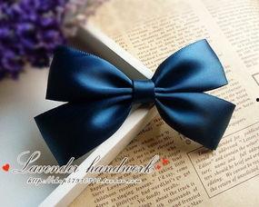 发卡网红爆款蓝色背景,潮流视觉盛宴