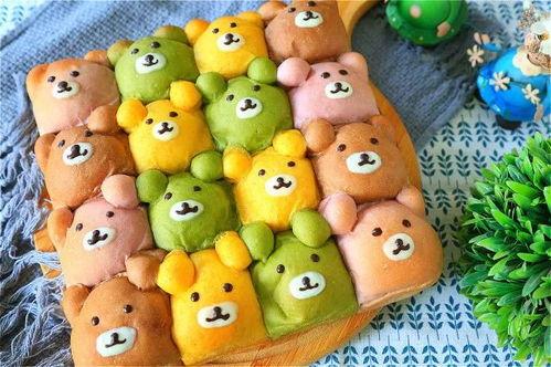 张三石吃瓜小熊