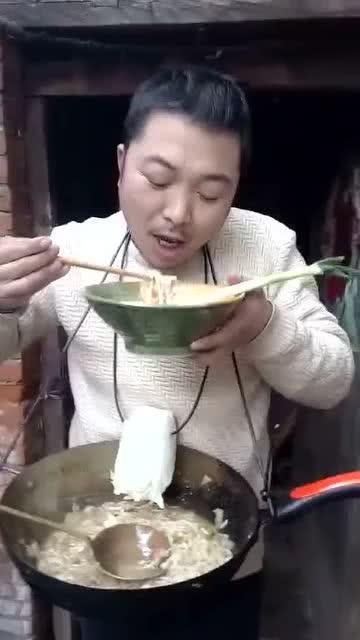 吃瓜拿板凳视频大全,全网热门吃瓜拿板凳视频大盘点