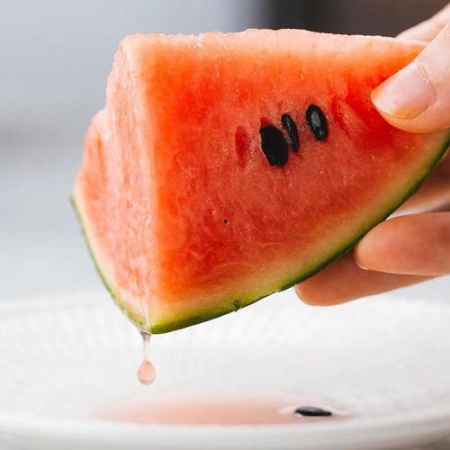 桃仔吃瓜,揭秘娱乐圈的甜蜜与苦涩