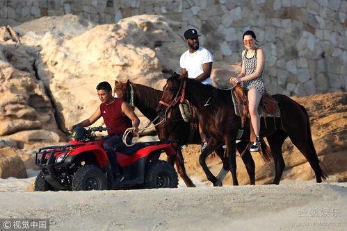 以前男明星骑马图片