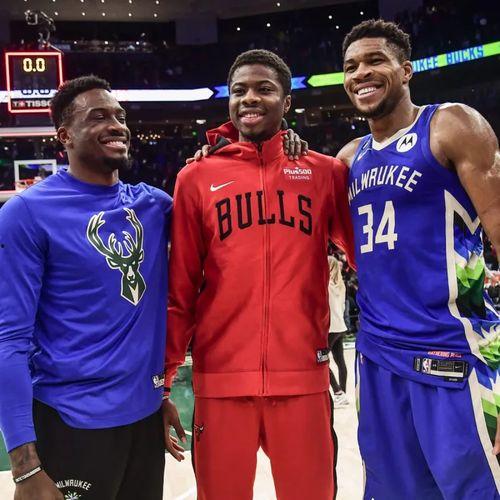 欧文吃瓜表情,揭秘网络红人的魅力瞬间